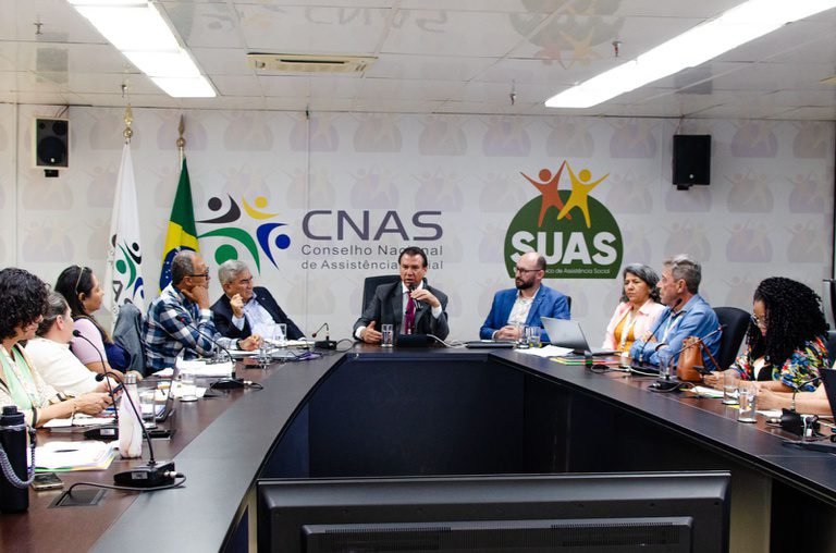 Governo quer a economia solidária integrada ao PIB brasileiro, afirma Luiz Marinho -