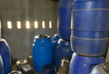 Mapa interdita duas fábricas e apreende mais de 11 mil litros de bebidas clandestinas em Tocantins