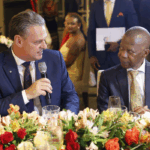 Ministro Fávaro representa governo brasileiro na celebração dos 50 anos de independência de Angola