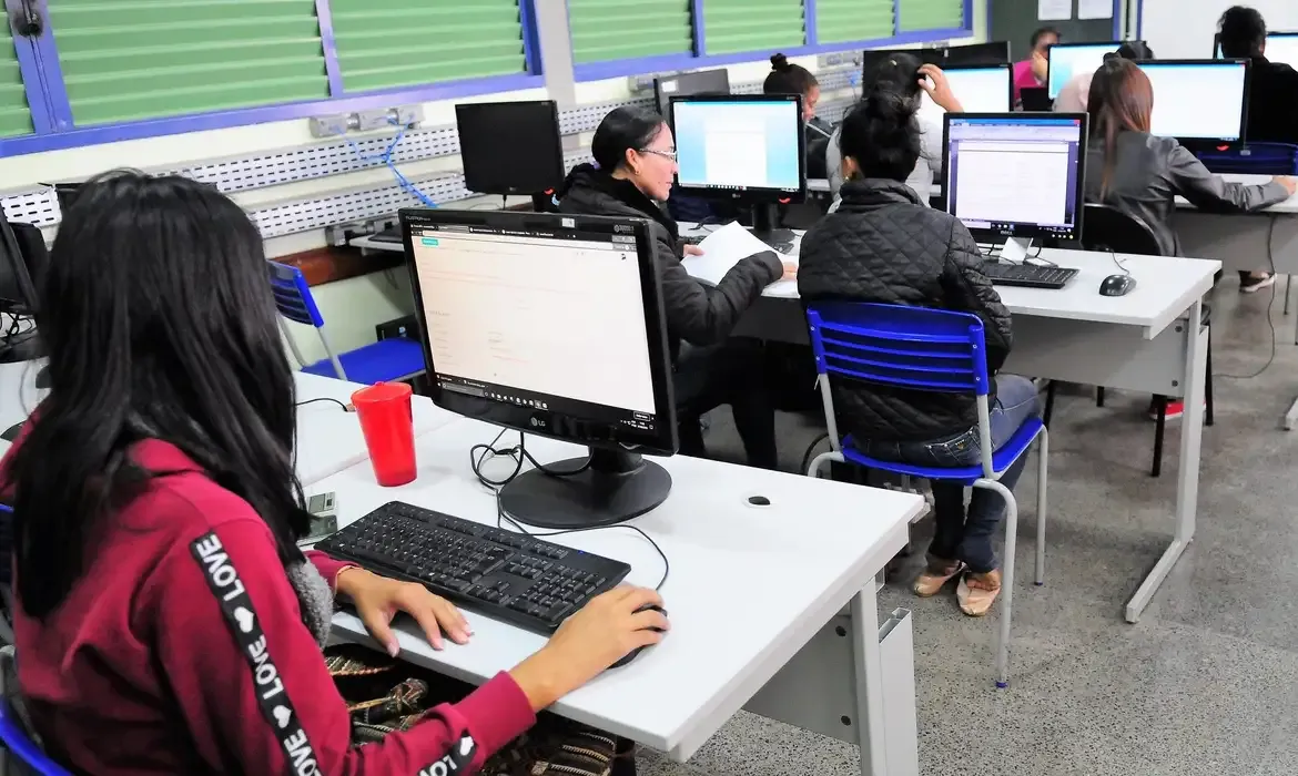 Internet chega a novas escolas do Norte e Nordeste com investimento de R$ 53 milhões