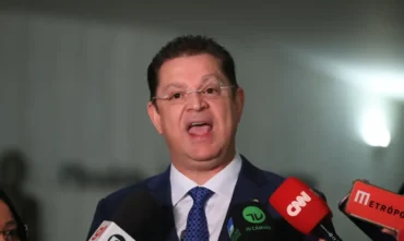 Sóstenes nega desvios e diz que dinheiro vem de imóvel