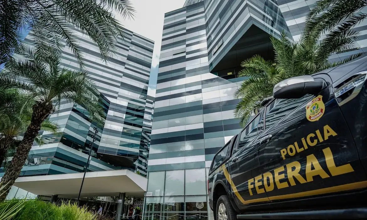 Condenação leva à demissão de Ramagem e Anderson Torres da PF