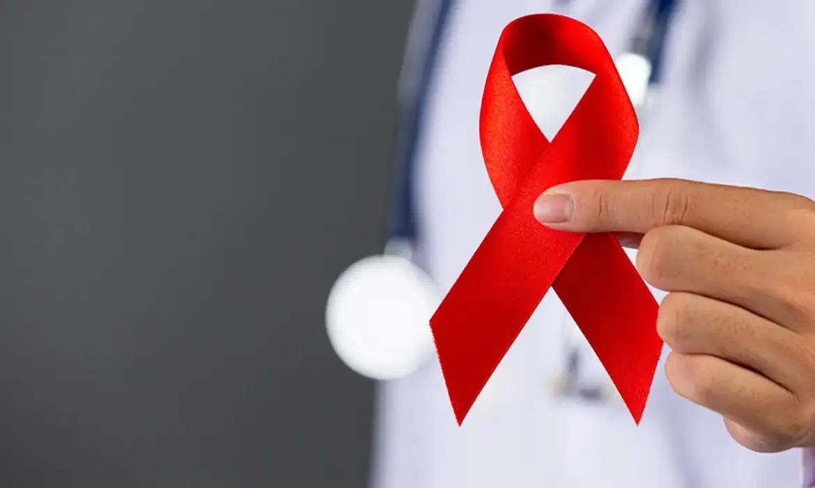 HIV: OAB-RJ lança cartilha com direitos de pessoas vivendo com o vírus