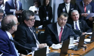 Senado aprova aumento da taxação de fintechs e bets