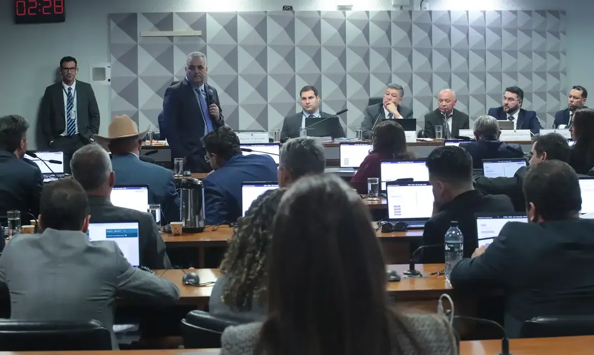 Cpmi do INSS convoca banqueiro e governador Zema por irregularidades