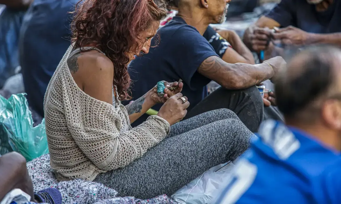 Um em cada cinco brasileiros já usou drogas, aponta estudo nacional