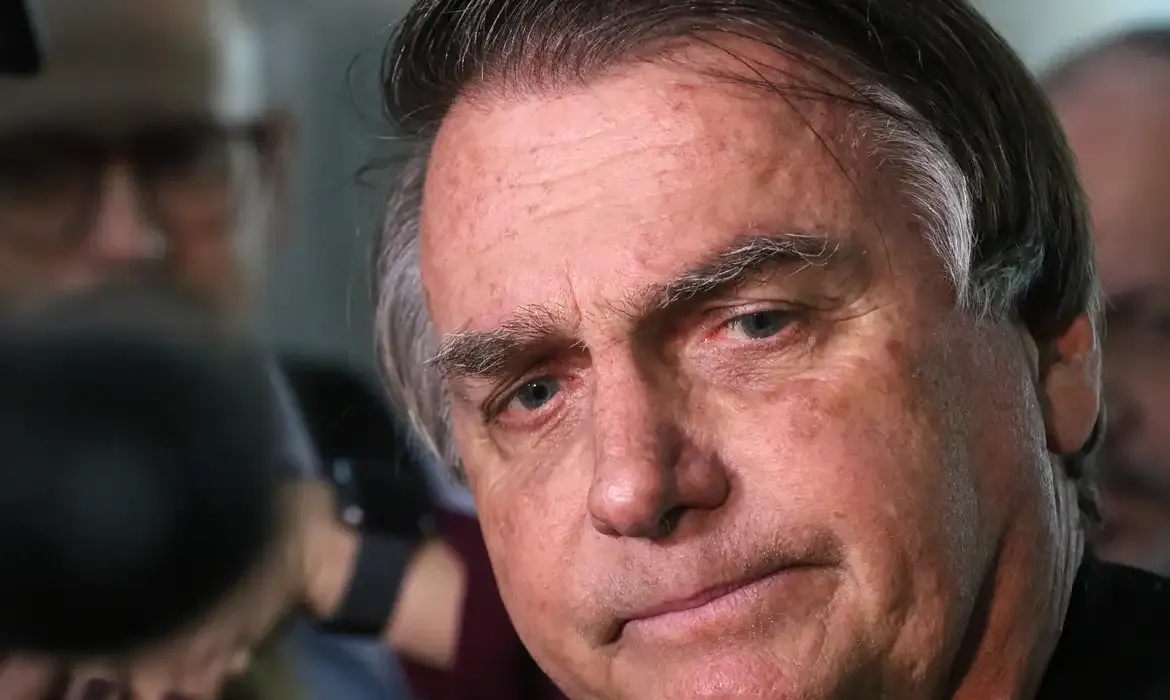 Bolsonaro conclui cirurgia para bloquear nervo do diafragma em brasília
