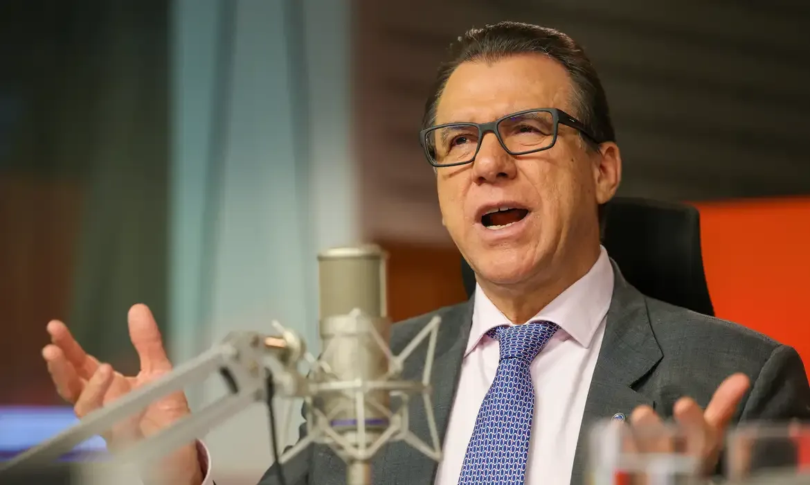 Trabalho em debate com foco na escala 6x1 e no fortalecimento sindical