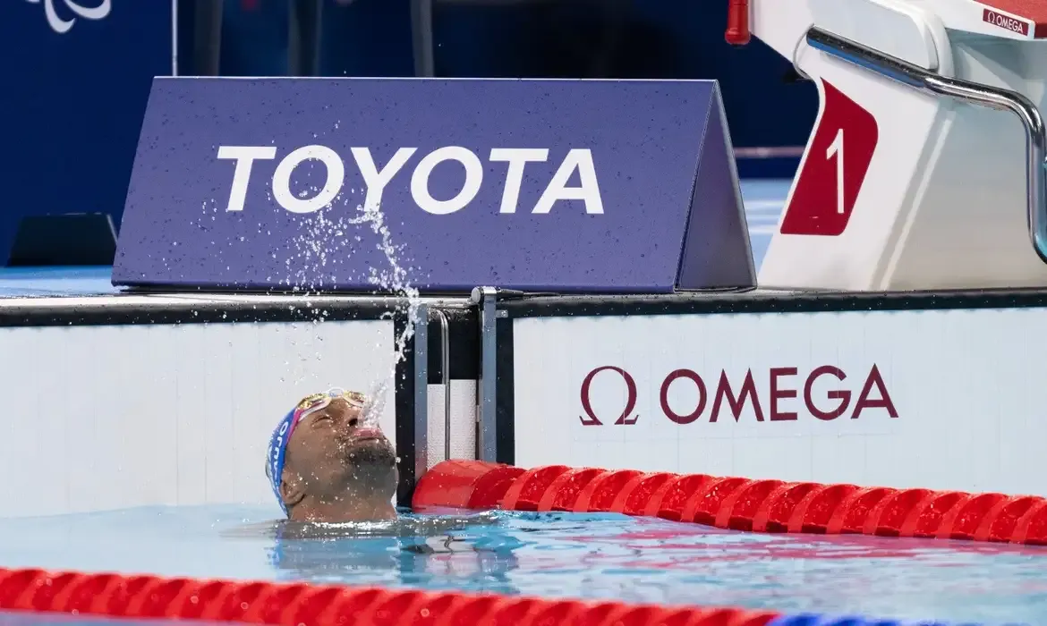 Paralímpico celebra destaques da natação em premiação nacional