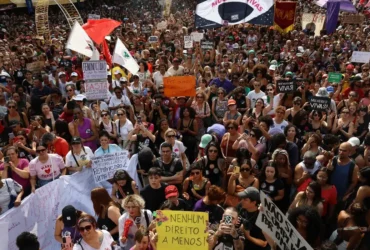 Feminicídio mobiliza grande ato na Avenida Paulista