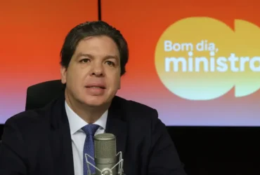 Internet chegará a todas as escolas públicas até 2026, afirma governo