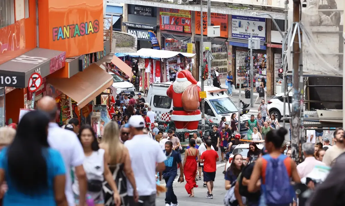 Compras de última hora impulsionam o comércio no Natal em São Paulo