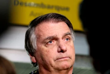 Bolsonaro deve ser internado para cirurgia em brasília