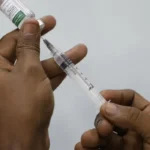 Covid: vacinação é ampliada para pessoas a partir de 12 anos no Rio