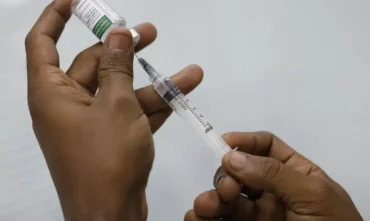 Covid: vacinação é ampliada para pessoas a partir de 12 anos no Rio