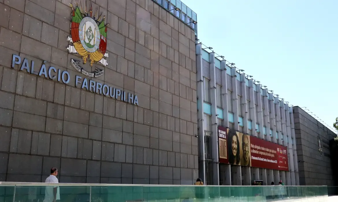 Lula sanciona porte de armas para policiais legislativos estaduais