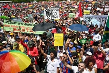 Manifestantes de diversas regiões do país vão às ruas neste domingo (14) em protesto contra o Congresso Nacional
