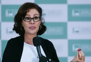 Cassação de Zambelli avança na CCJ após parecer contrário do relator