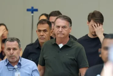 Bolsonaro tem internação autorizada para cirurgia
