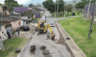 Barricada zero remove 6,5 toneladas de bloqueios no rio