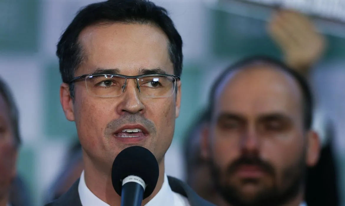 Deltan paga indenização a Lula após condenação por apresentação da Lava Jato