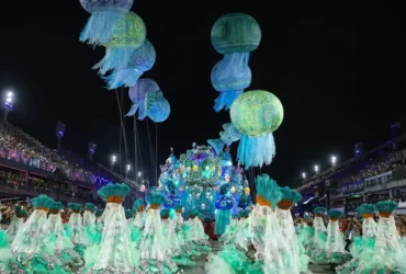 Carnaval tem desfiles das escolas de samba reconhecidos como patrimônio cultural do rj
