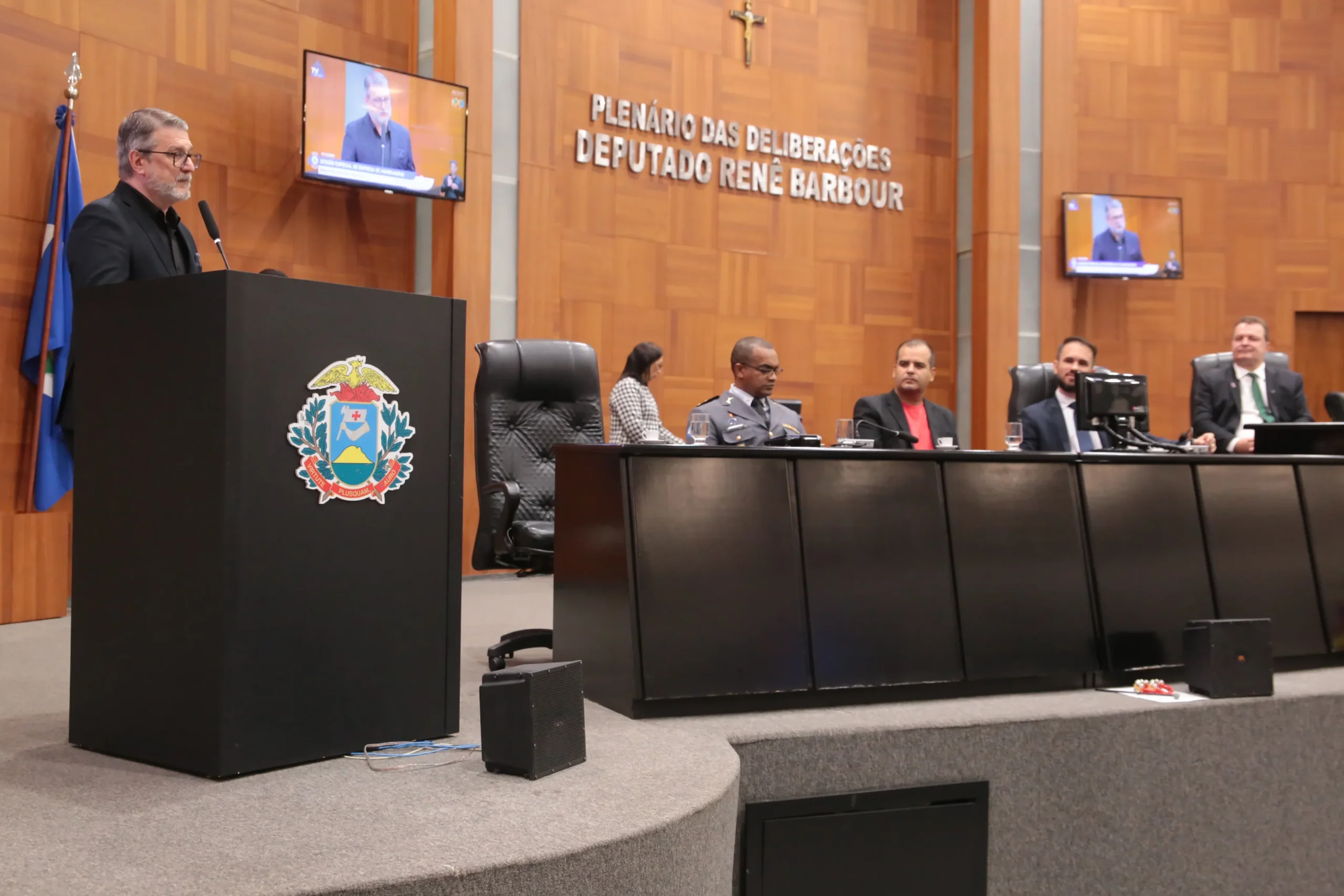 ALMT promove homenagens a personalidades que transformam o estado