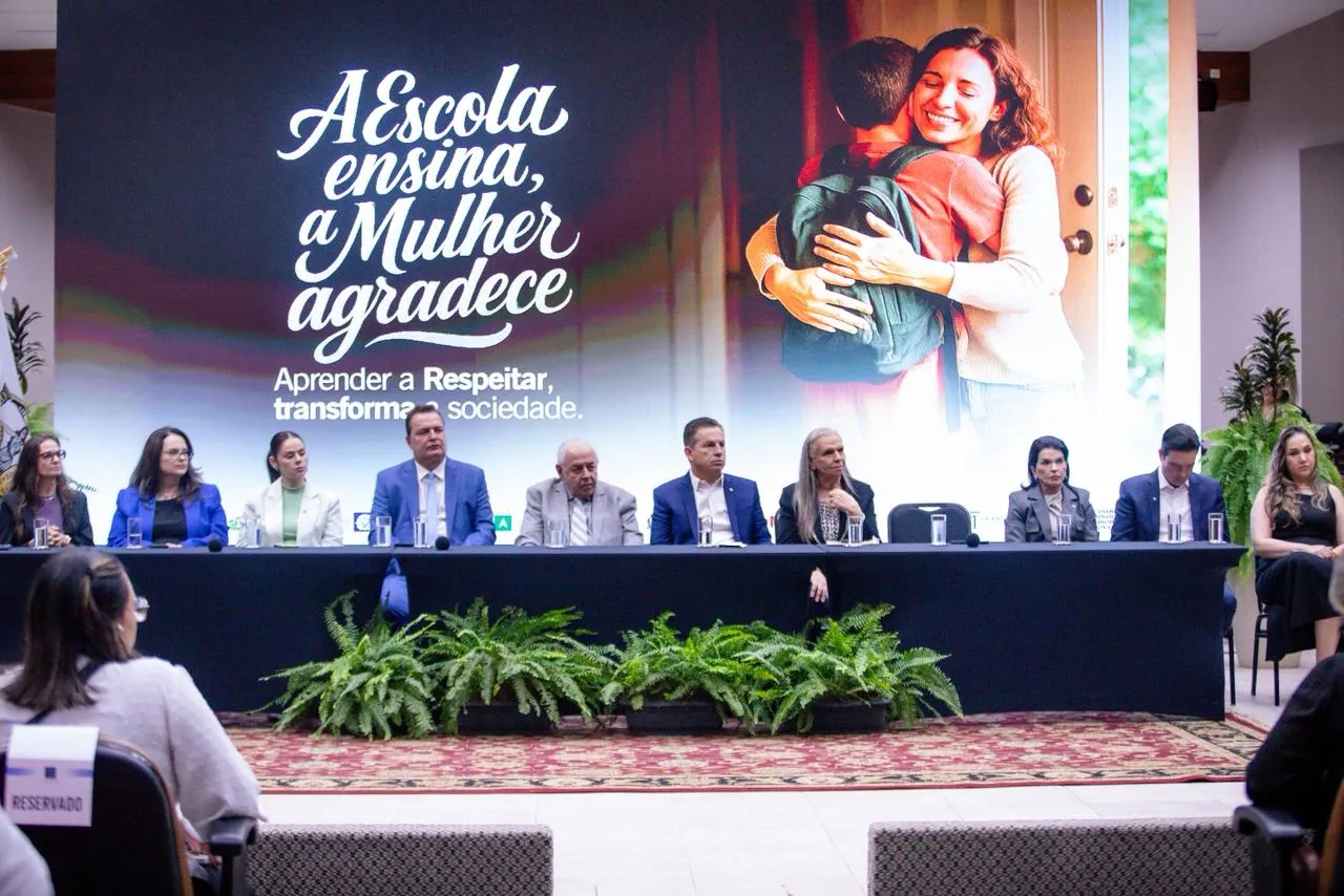 Proteção às mulheres pauta encontro estadual da ALMT