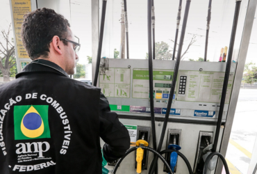 ANP fiscaliza dez postos e uma distribuidora de combustíveis em Mato Grosso