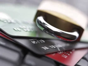 Banco é condenado a pagar indenização por bloquear conta sem aviso