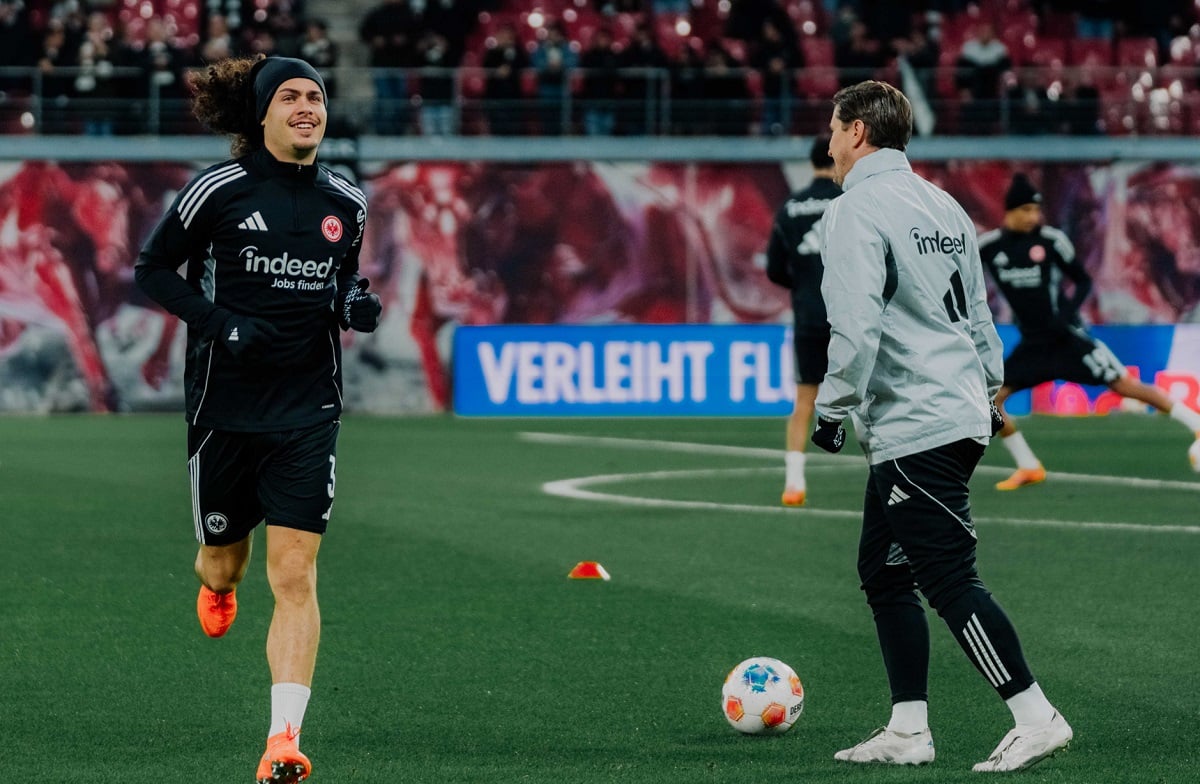 Barcelona x Eintracht Frankfurt: onde assistir e tudo sobre o duelo decisivo no Camp Nou pela Champions League. Imagem: Divulgação Eintracht