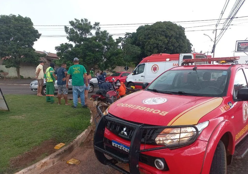 Bombeiros atendem acidente em Campo Verde e socorrem motociclista