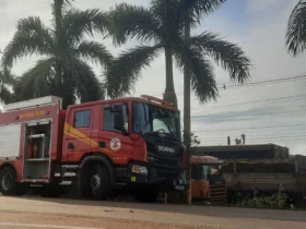 Bombeiros atuam em acidente na BR-070 com desencarceramento