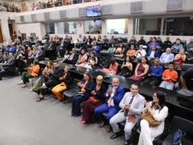 Botelho homenageia cidadãos e histórias em MT