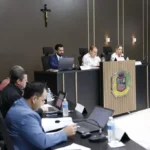 Prefeitura propõe reajuste de 4,46% para os servidores públicos, mas há expectativa de negociações para um aumento maior.