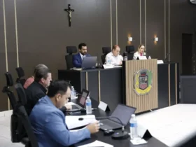 Prefeitura propõe reajuste de 4,46% para os servidores públicos, mas há expectativa de negociações para um aumento maior.