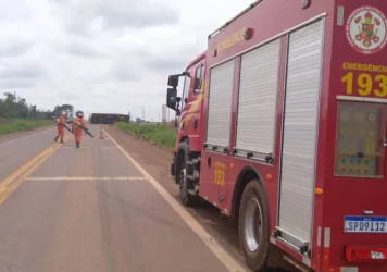 Limpeza de pista na BR-158 após acidente em Confresa