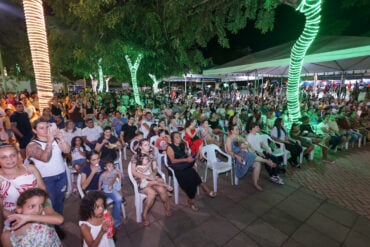 Decoração de Natal impulsiona comércio central em Rondonópolis