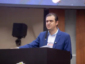 Deputado reforça ações para autismo no simpósio estadual