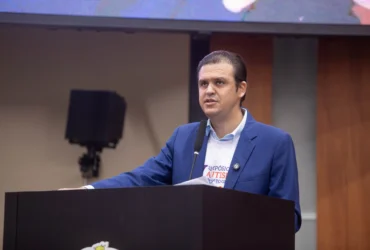 Deputado reforça ações para autismo no simpósio estadual