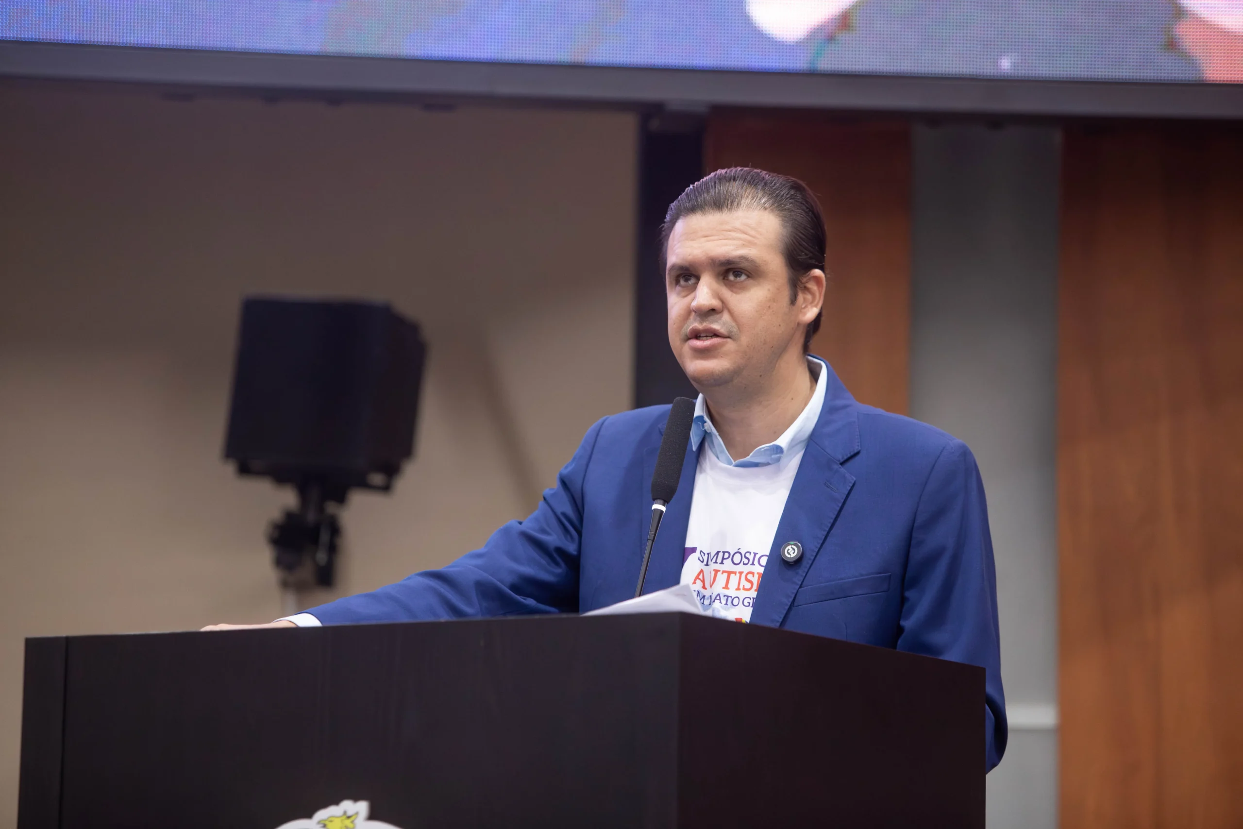 Deputado reforça ações para autismo no simpósio estadual