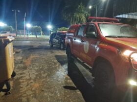 Ocorrência no bairro Jardim Europa mobilizou Corpo de Bombeiros, Guarda Municipal e concessionária de energia para garantir a segurança de motoristas e pedestres