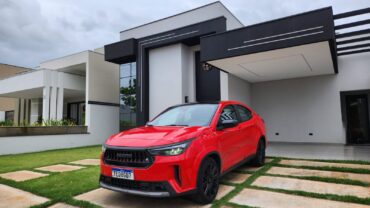Fastback cresce no mercado e ganha leitura esportiva na versão Abarth