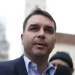 Pré-candidatura do senador Flávio Bolsonaro gera turbulência política