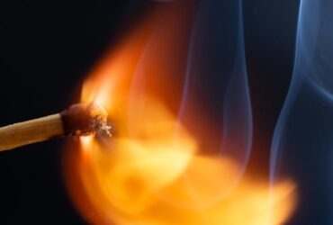 Homem incendeia propria casa com bebe de 1 ano apos espancar esposa em Mato Grosso -CenárioMT