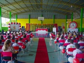 Mais de 100 alunos da Escola Municipal Caminho para o Futuro se formam no ciclo inicial do Proerd