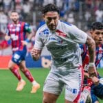 Fortaleza x Corinthians: onde assistir, escalações e tudo sobre o duelo decisivo no Castelão. Imagem: Matheus Amorim FEC