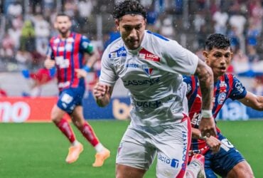 Fortaleza x Corinthians: onde assistir, escalações e tudo sobre o duelo decisivo no Castelão. Imagem: Matheus Amorim FEC