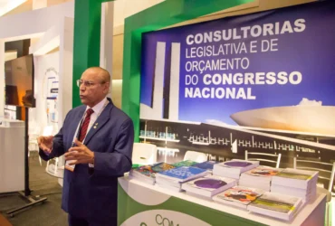 Legislativo discute IA e clima na Unale