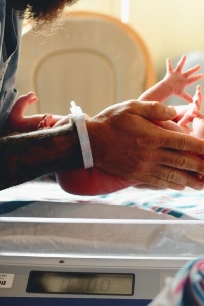 Número de nascimentos no Brasil registra a sexta queda consecutiva em 2024